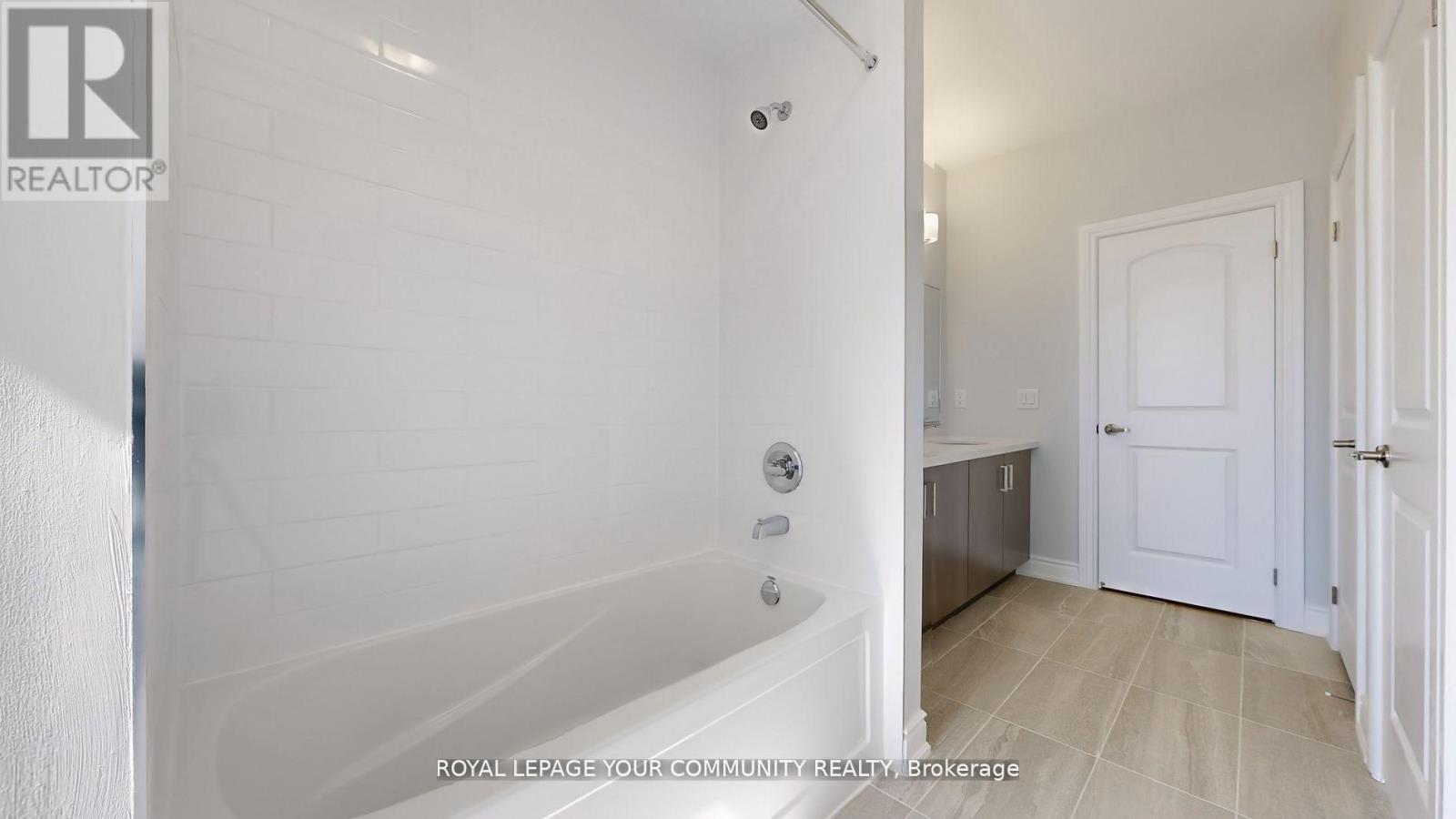 Photo 33 of 158 Harvey Bunker Crescent, Markham ON