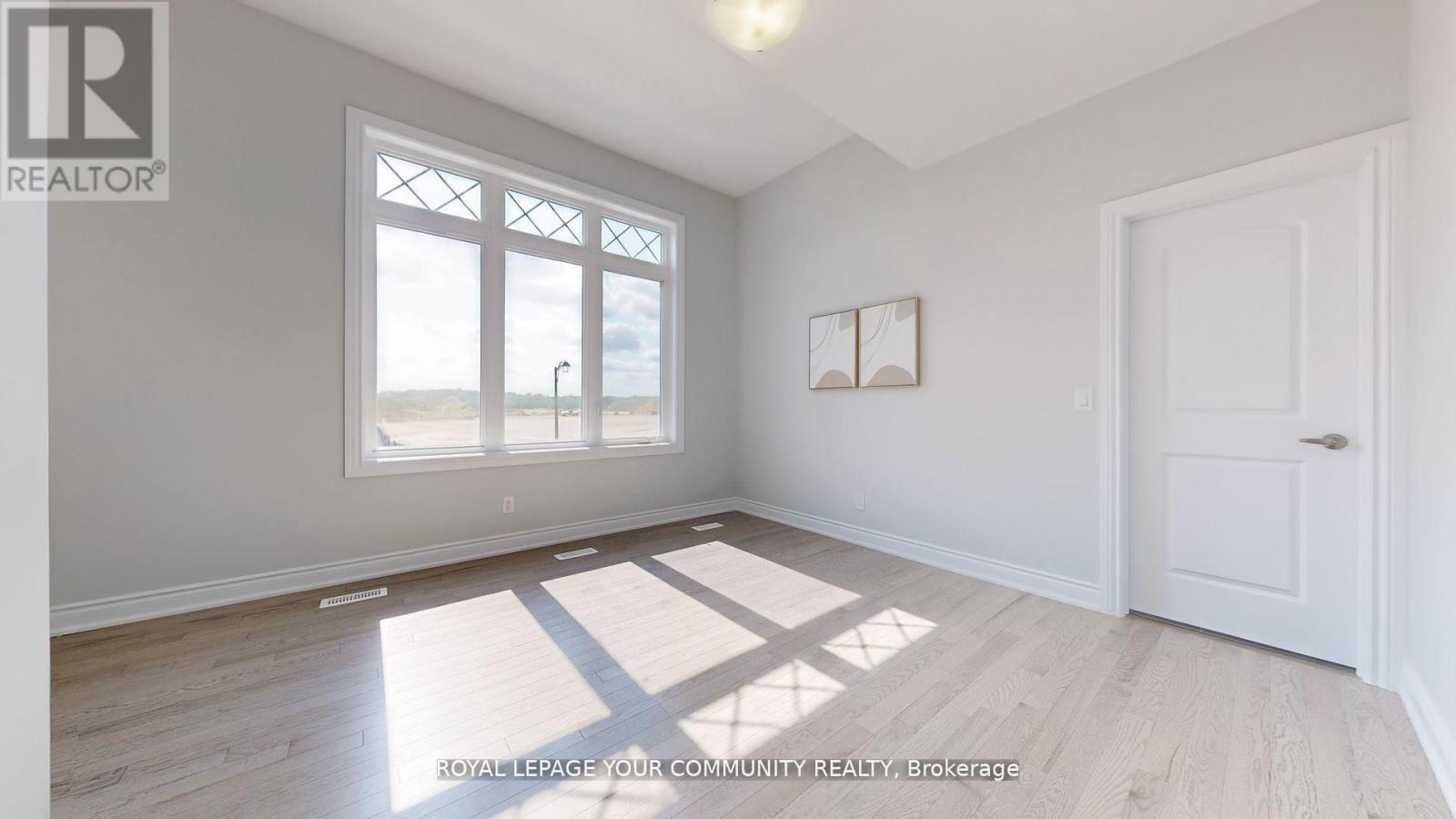 Photo 18 of 158 Harvey Bunker Crescent, Markham ON
