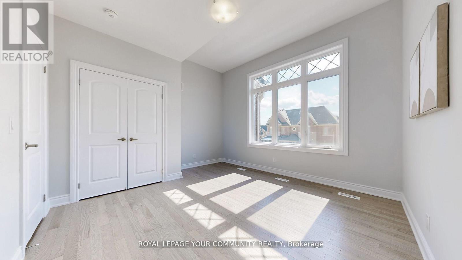 Photo 46 of 158 Harvey Bunker Crescent, Markham ON