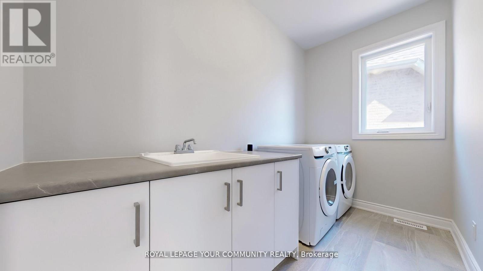 Photo 20 of 158 Harvey Bunker Crescent, Markham ON