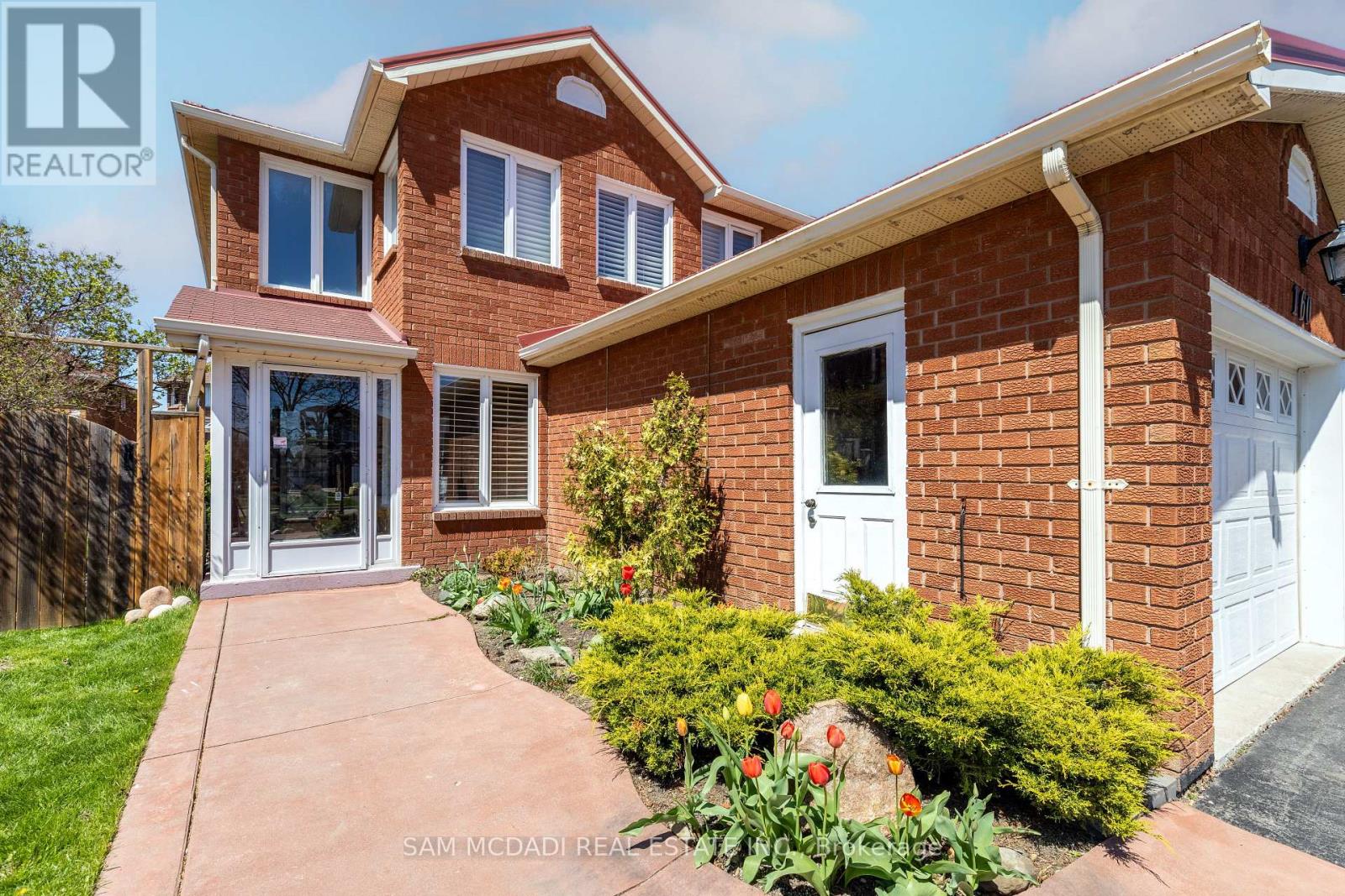 Photo 13 of 160 Tuscadero Crescent, Mississauga ON