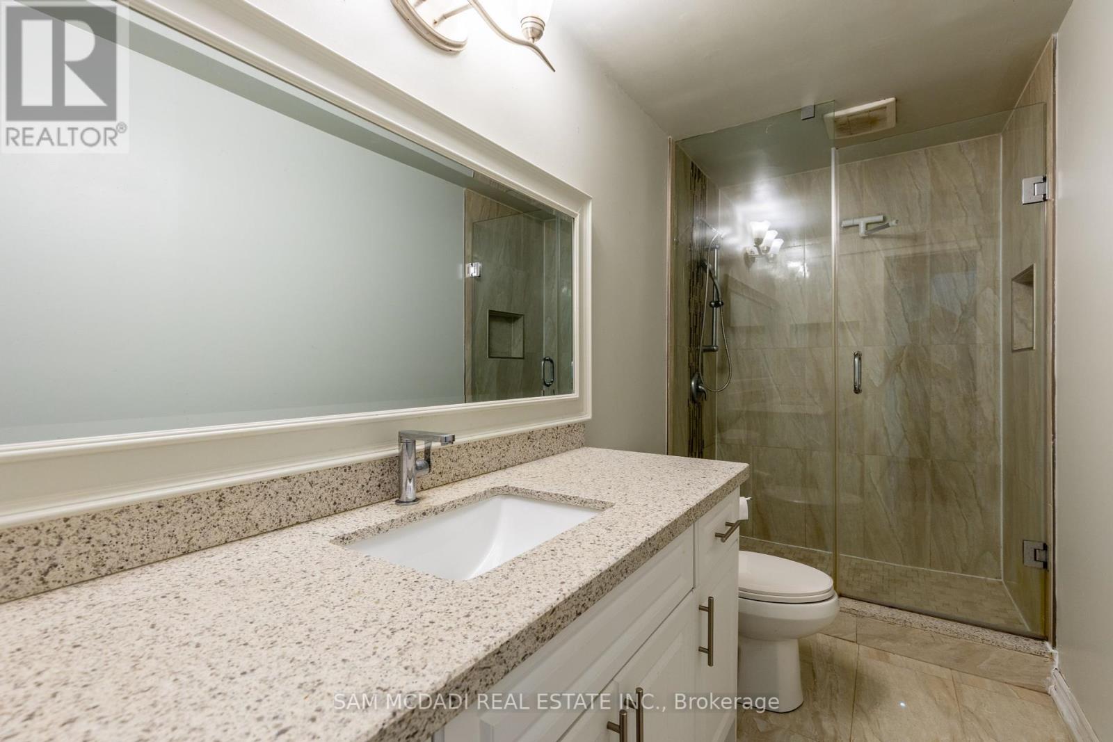 Photo 12 of 160 Tuscadero Crescent, Mississauga ON