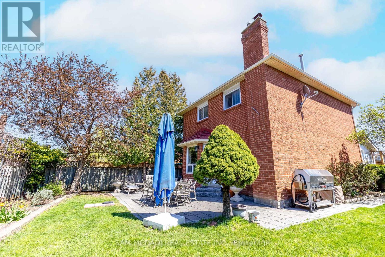 Photo 2 of 160 Tuscadero Crescent, Mississauga ON