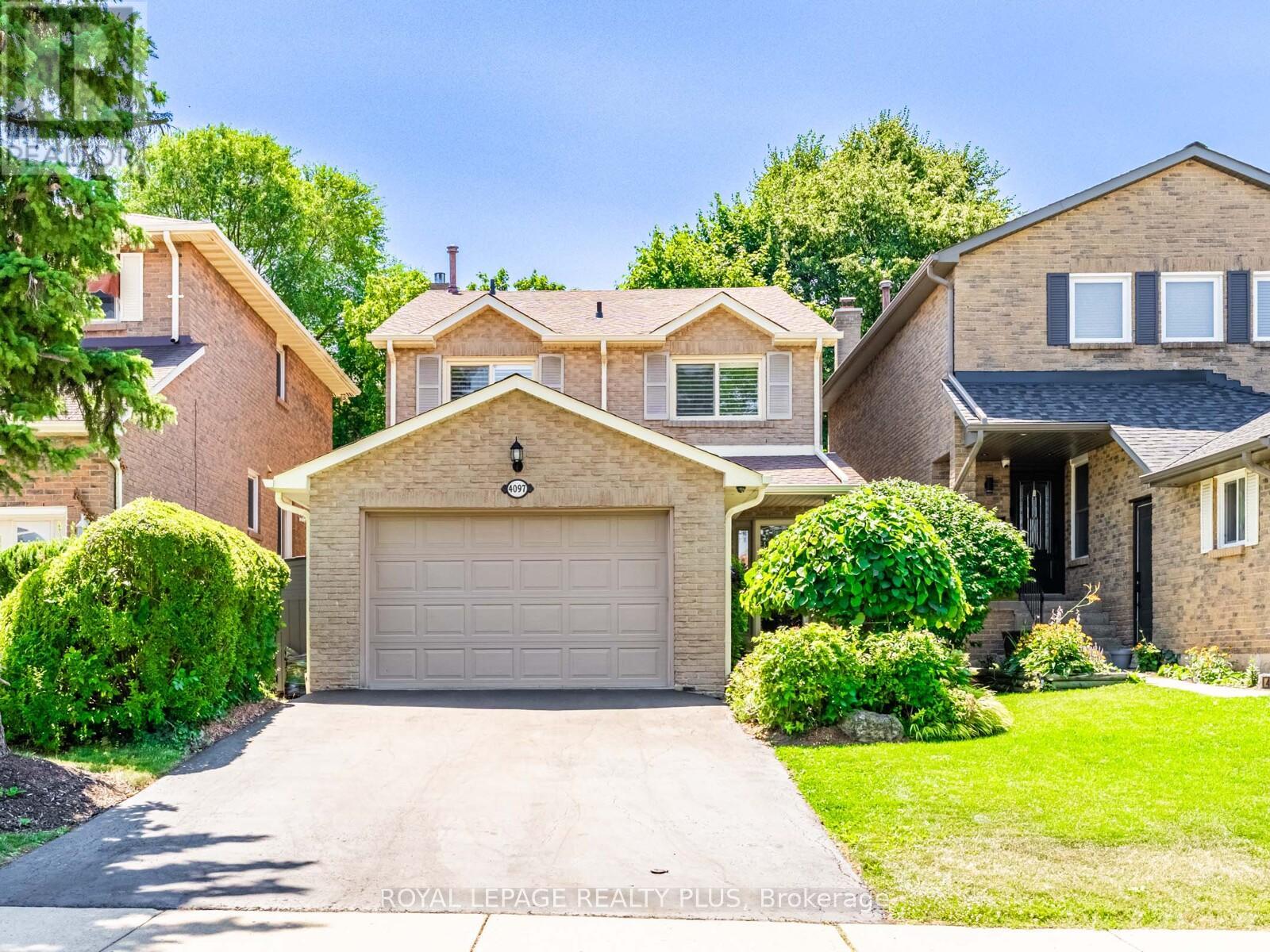 Photo 1 of 4097 Trapper Crescent, Mississauga ON