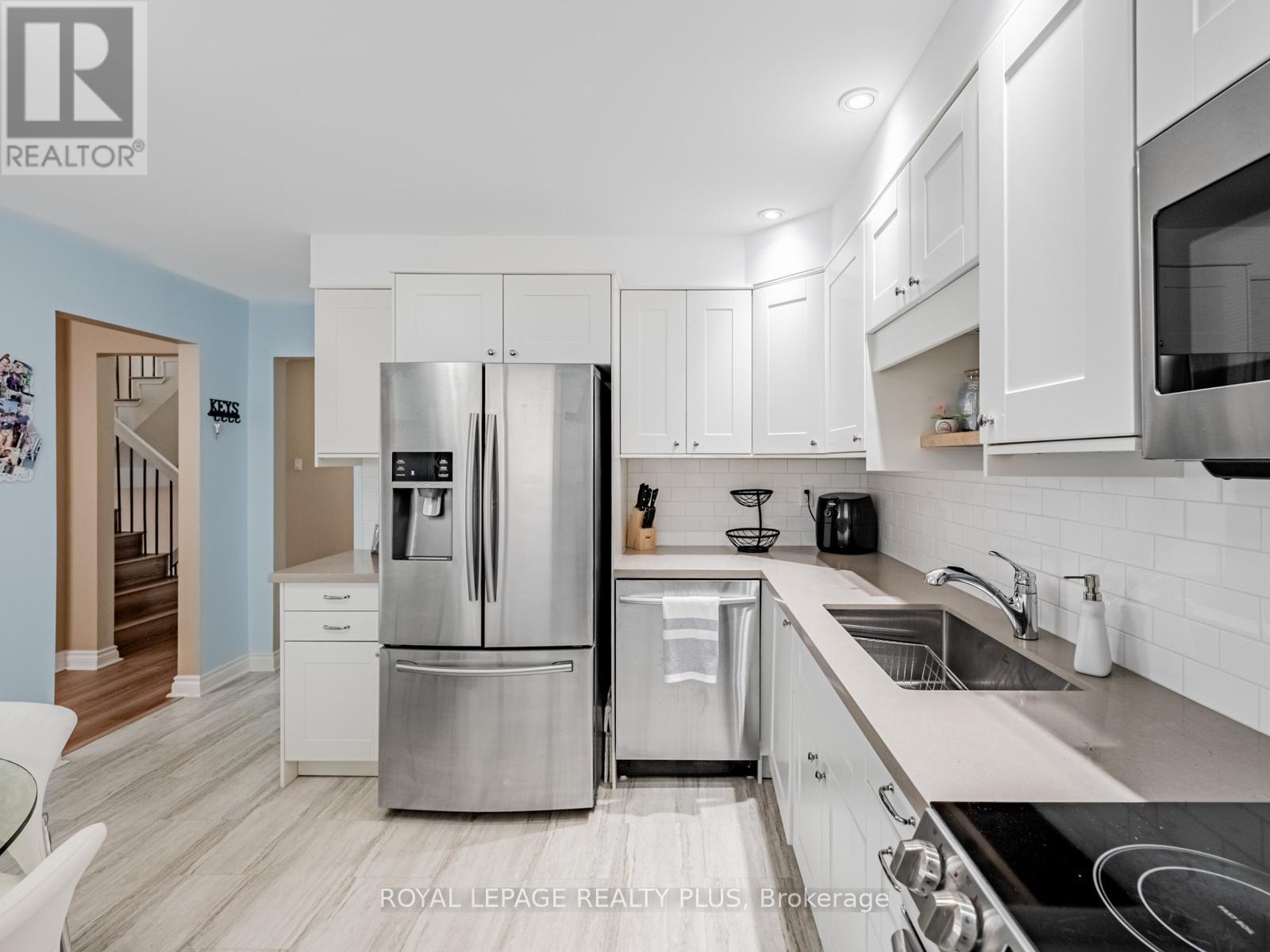 Photo 10 of 4097 Trapper Crescent, Mississauga ON