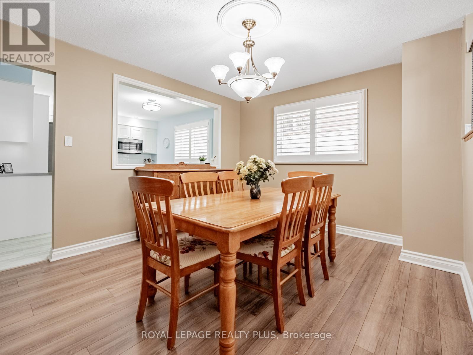 Photo 13 of 4097 Trapper Crescent, Mississauga ON