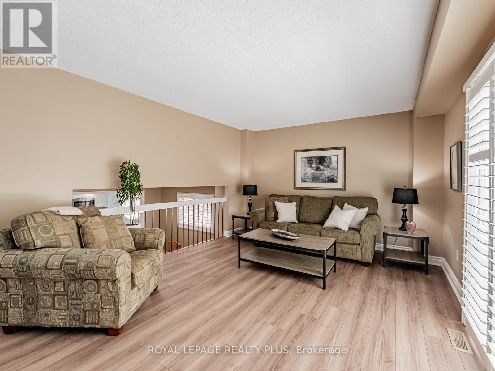 Photo 14 of 4097 Trapper Crescent, Mississauga ON