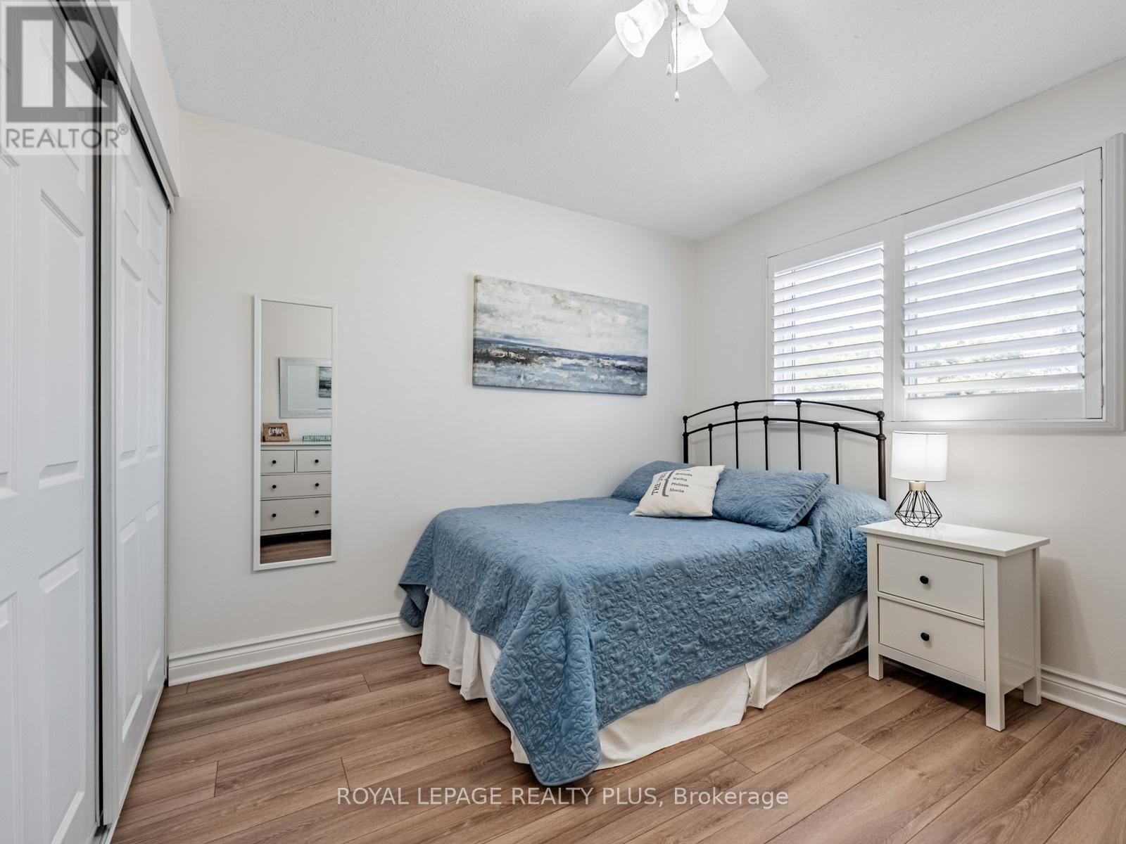 Photo 17 of 4097 Trapper Crescent, Mississauga ON