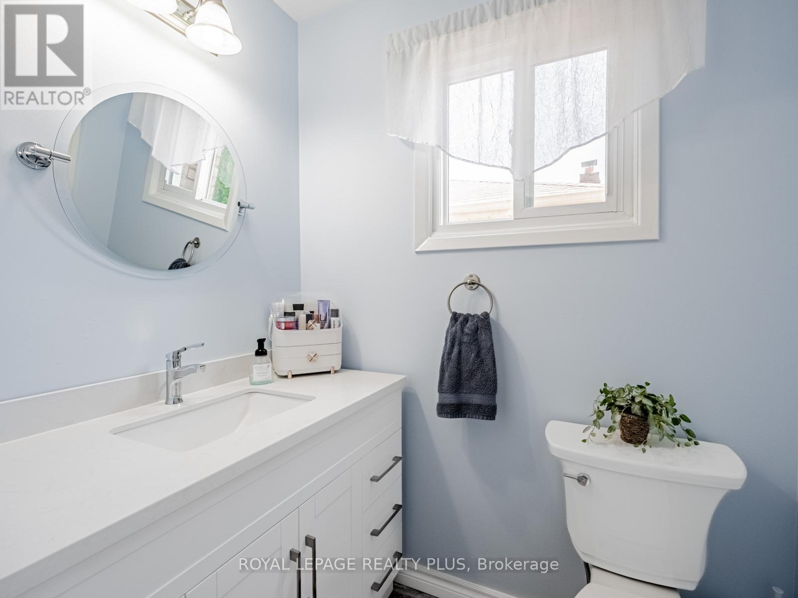 Photo 19 of 4097 Trapper Crescent, Mississauga ON
