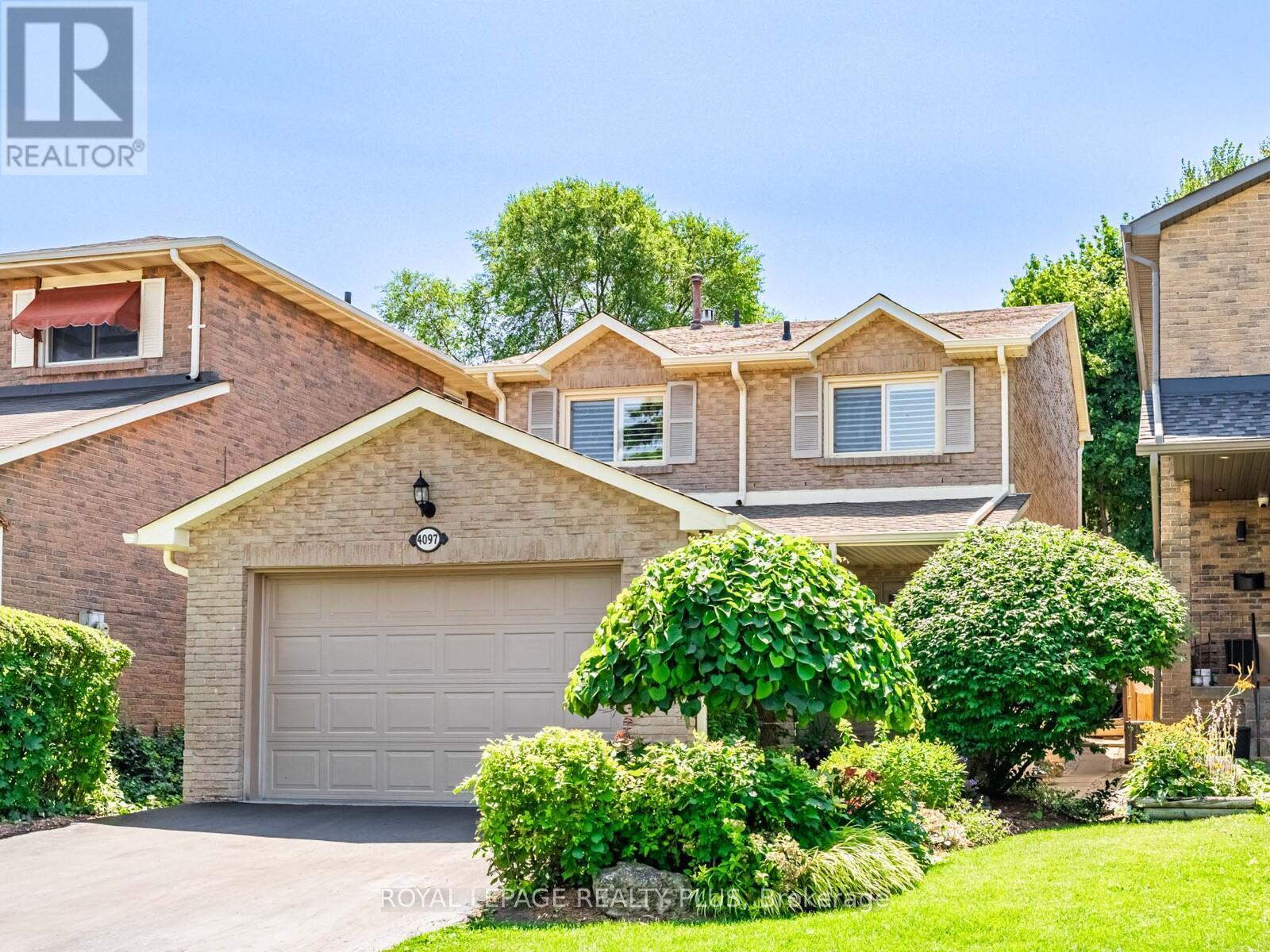 Photo 2 of 4097 Trapper Crescent, Mississauga ON