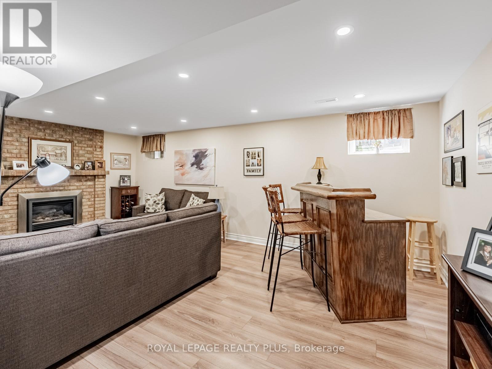 Photo 24 of 4097 Trapper Crescent, Mississauga ON