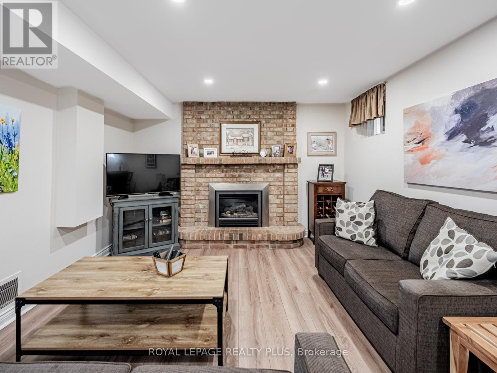 Photo 25 of 4097 Trapper Crescent, Mississauga ON