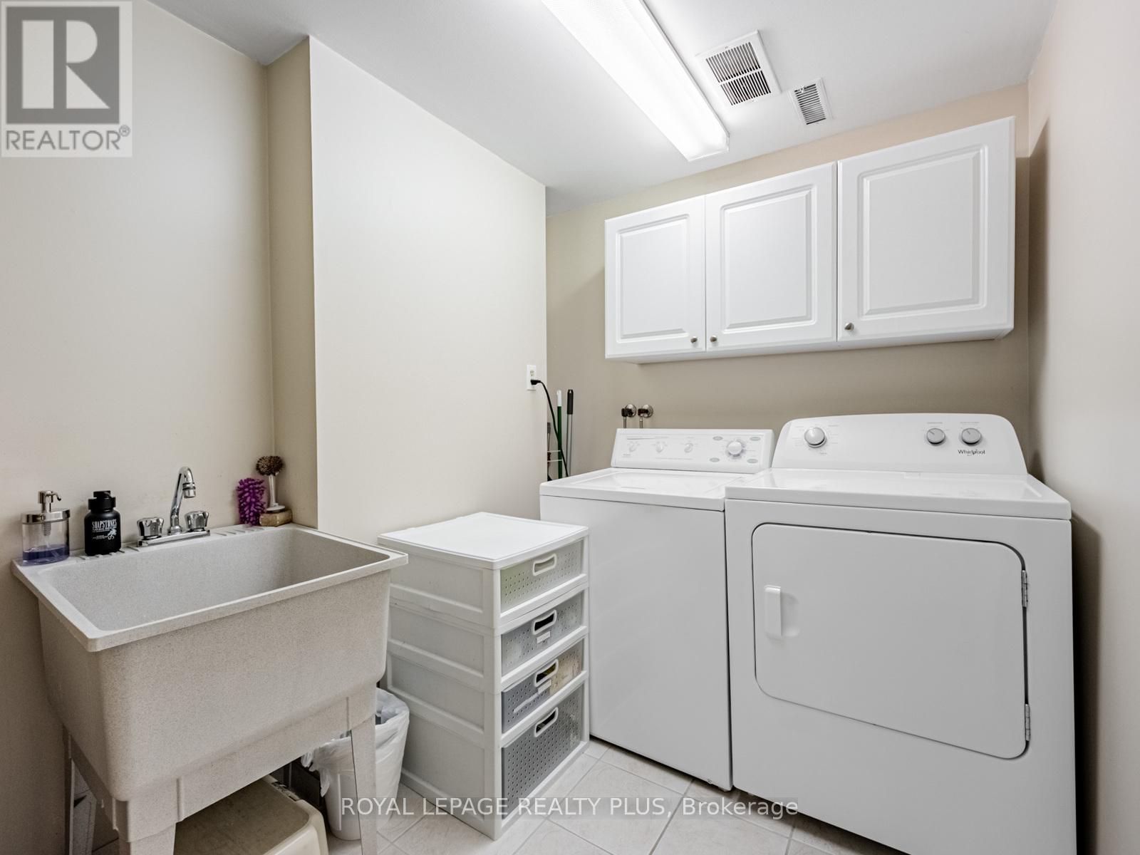 Photo 26 of 4097 Trapper Crescent, Mississauga ON