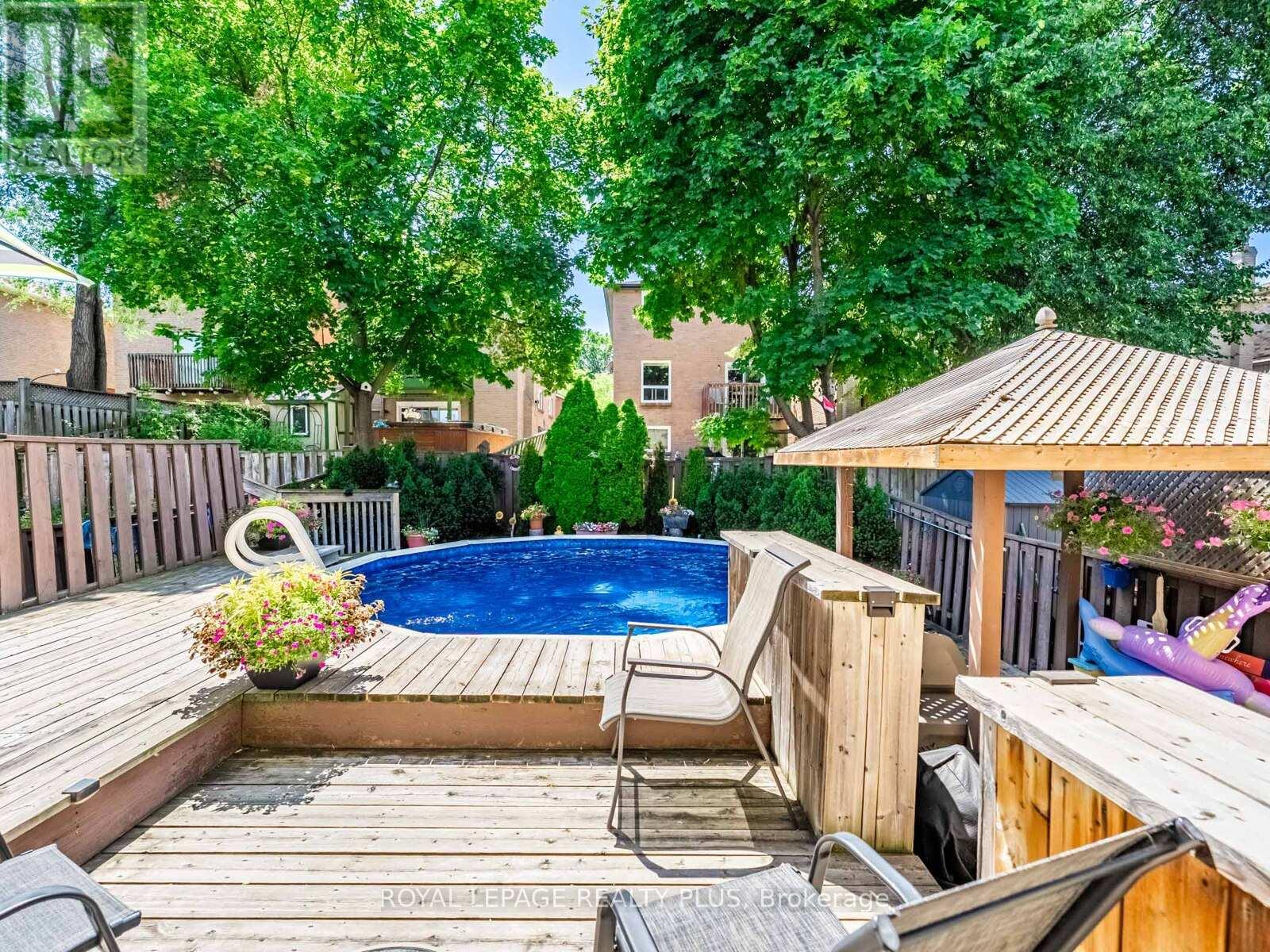 Photo 34 of 4097 Trapper Crescent, Mississauga ON