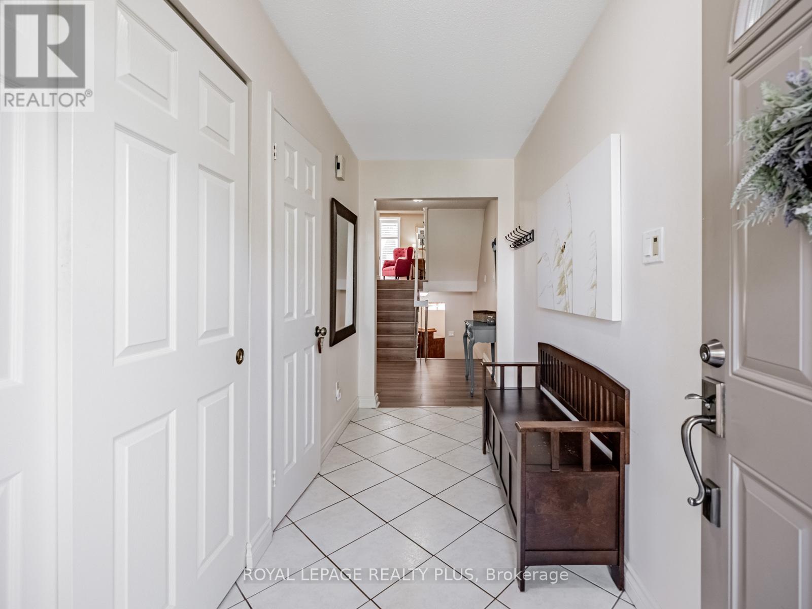 Photo 4 of 4097 Trapper Crescent, Mississauga ON