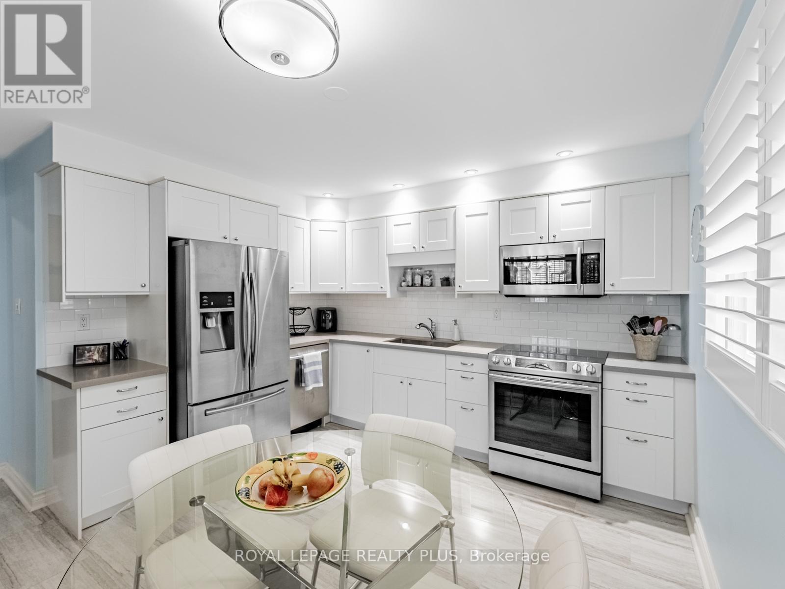 Photo 9 of 4097 Trapper Crescent, Mississauga ON