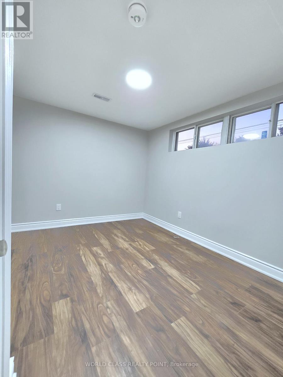 Photo 12 of Basement 89 Cayuga Avenue, Toronto ON