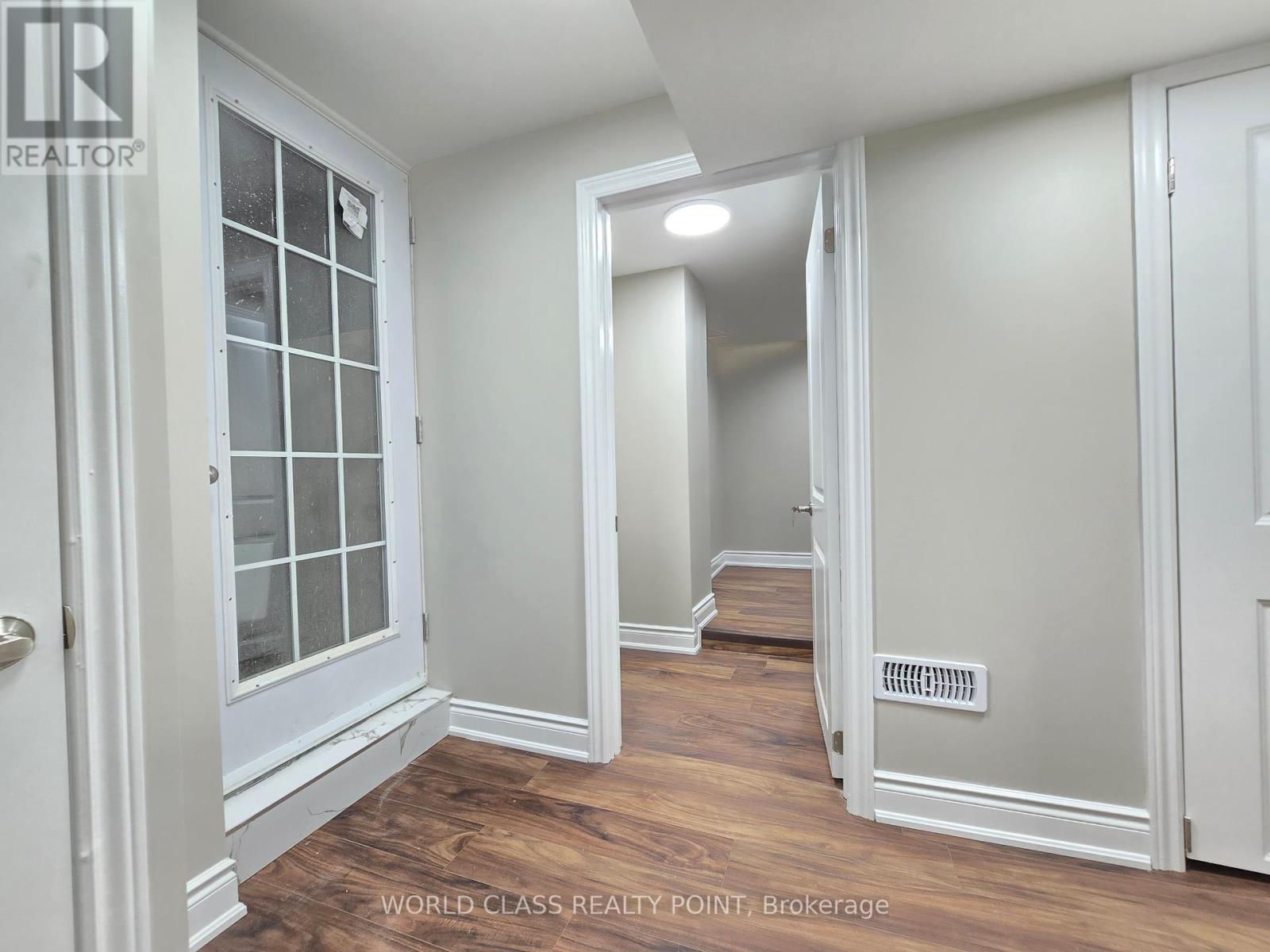 Photo 4 of Basement 89 Cayuga Avenue, Toronto ON