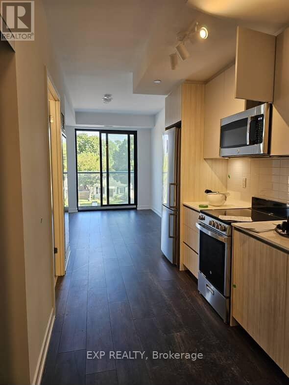 Photo 8 of 801 The Queensway, Toronto ON