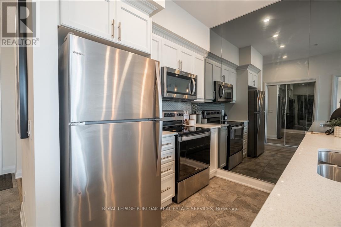 Photo 17 of 426 16 Concord Place, Grimsby ON