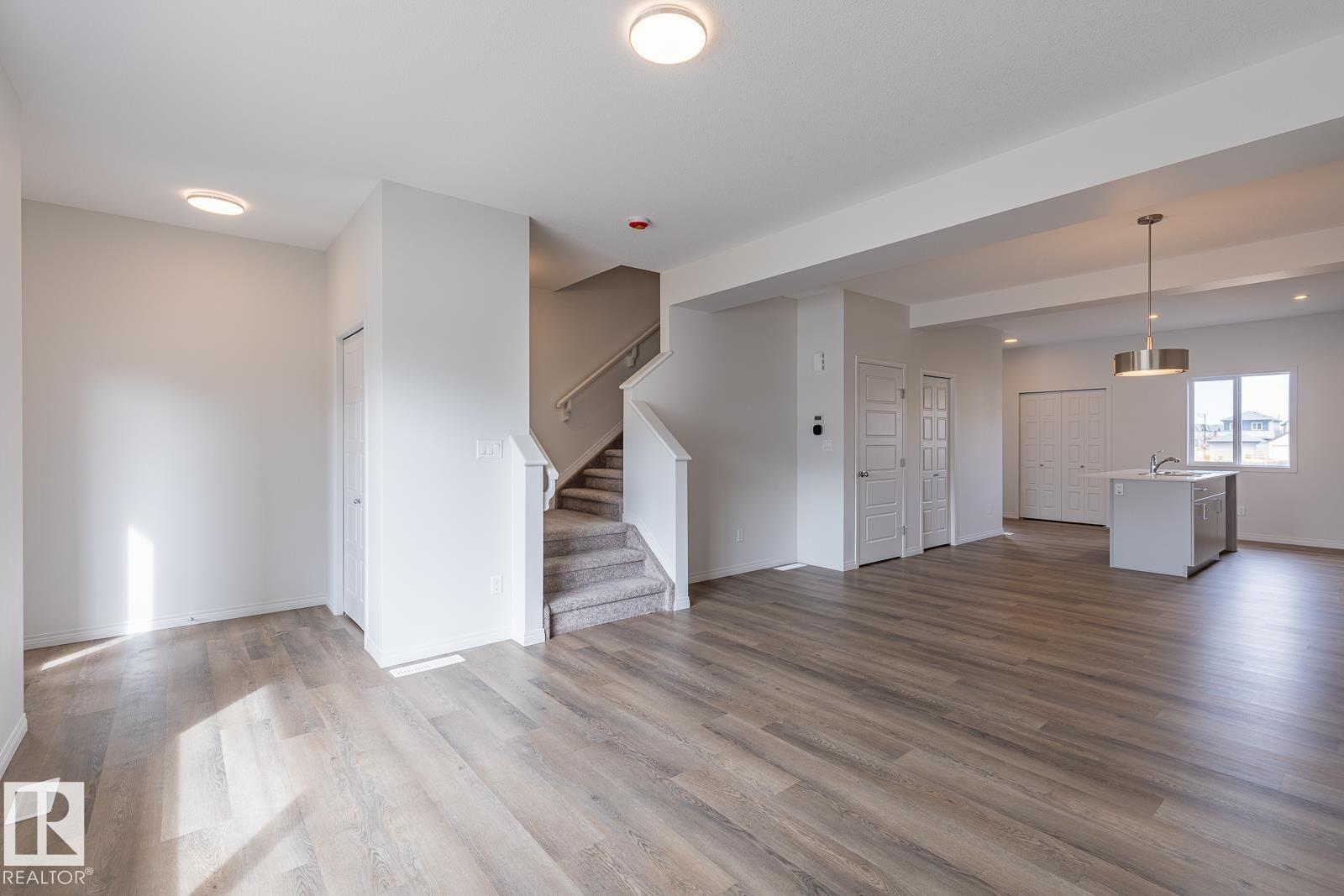 Photo 8 of 6258 175 A Av Nw, Edmonton AB