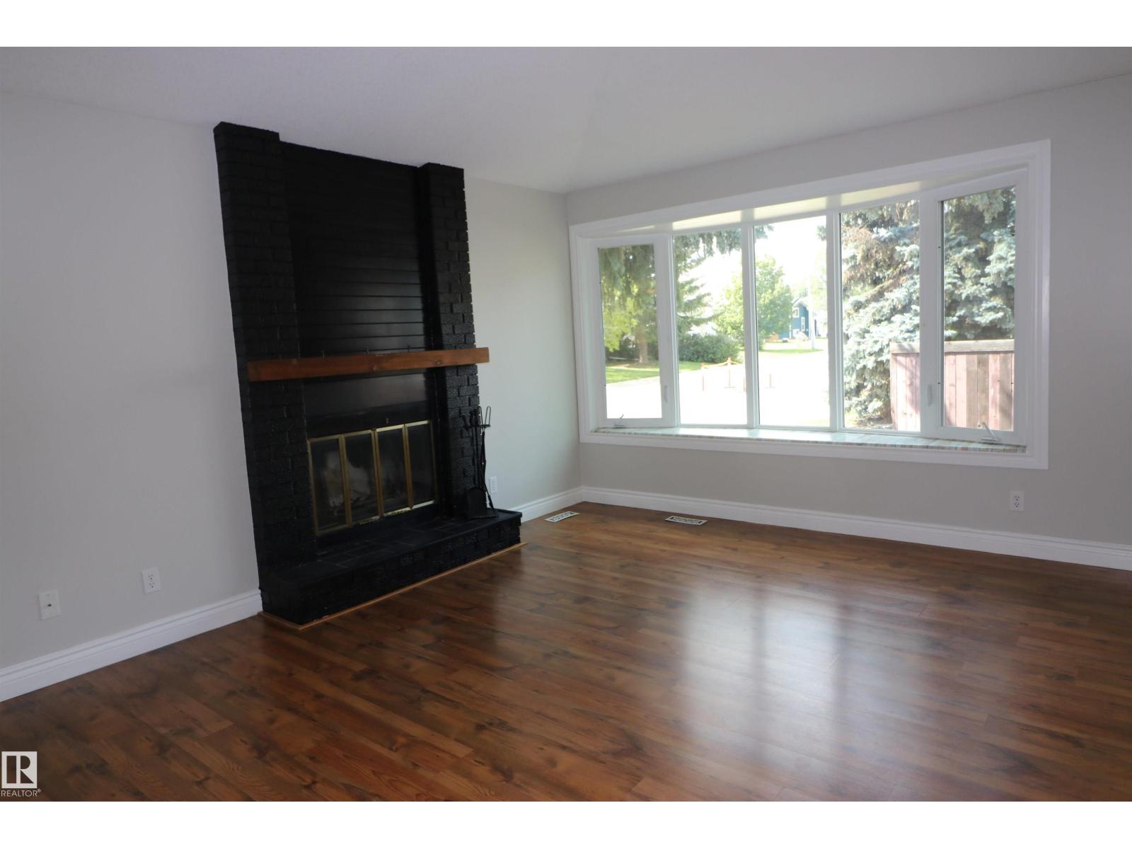 Photo 8 of 4319 54 St, Beaumont AB