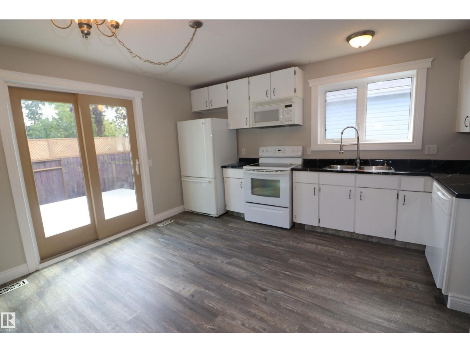 Photo 9 of 4319 54 St, Beaumont AB