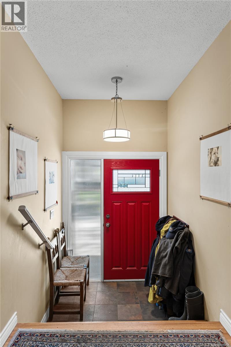  1571 Arrow Road, Saanich