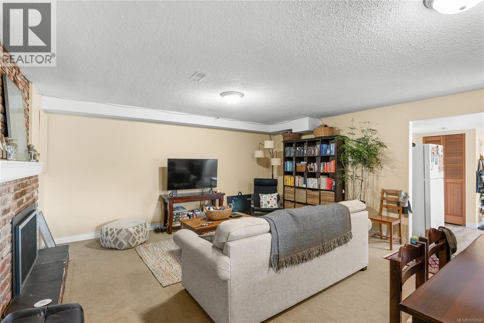  1571 Arrow Road, Saanich