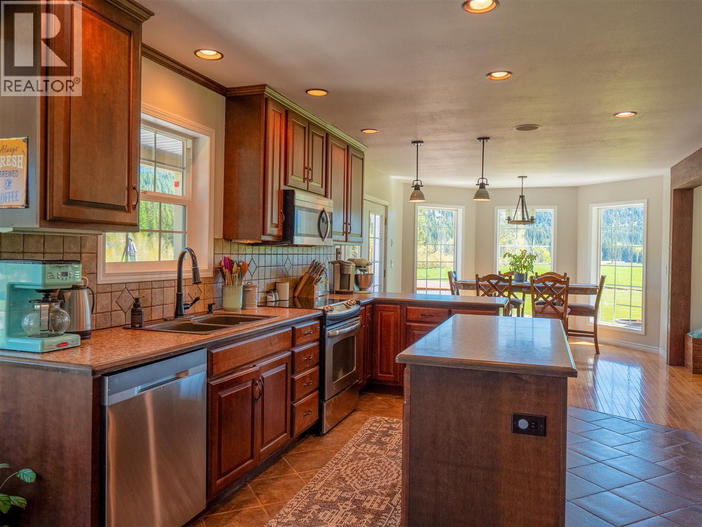 5284 Christian Valley Road, Westbridge