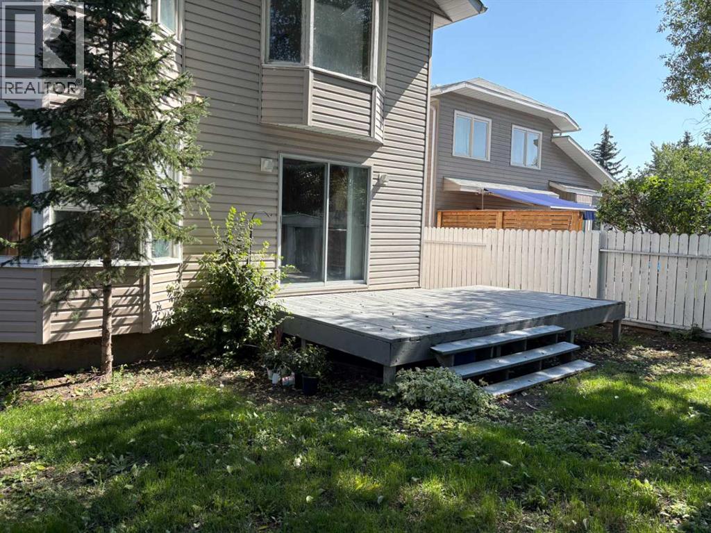 Photo 16 of 256 Woodstock Place Sw, Calgary AB