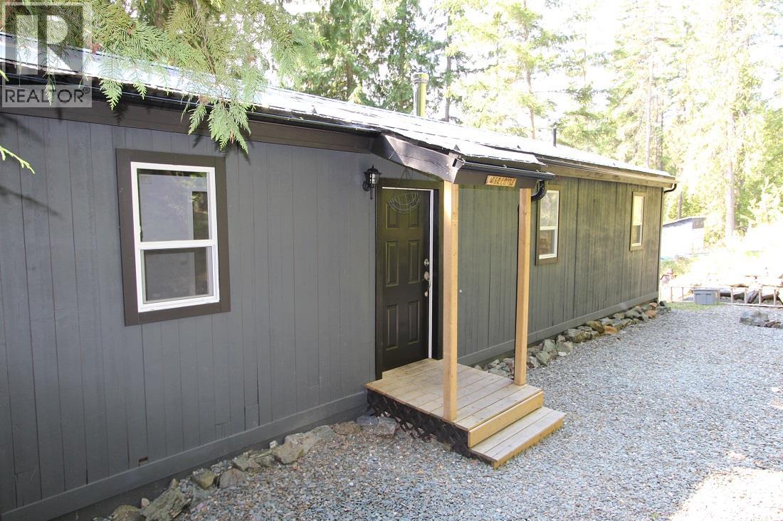 Photo 25 of 7521 Castle Heights, Anglemont BC