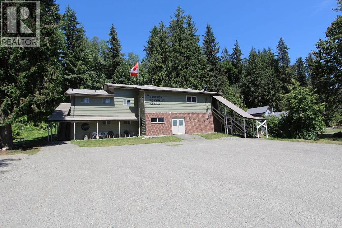 Photo 13 of 7521 Castle Heights, Anglemont BC
