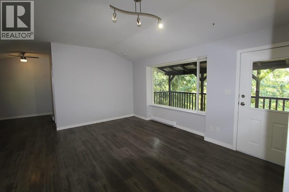 Photo 8 of 7521 Castle Heights, Anglemont BC