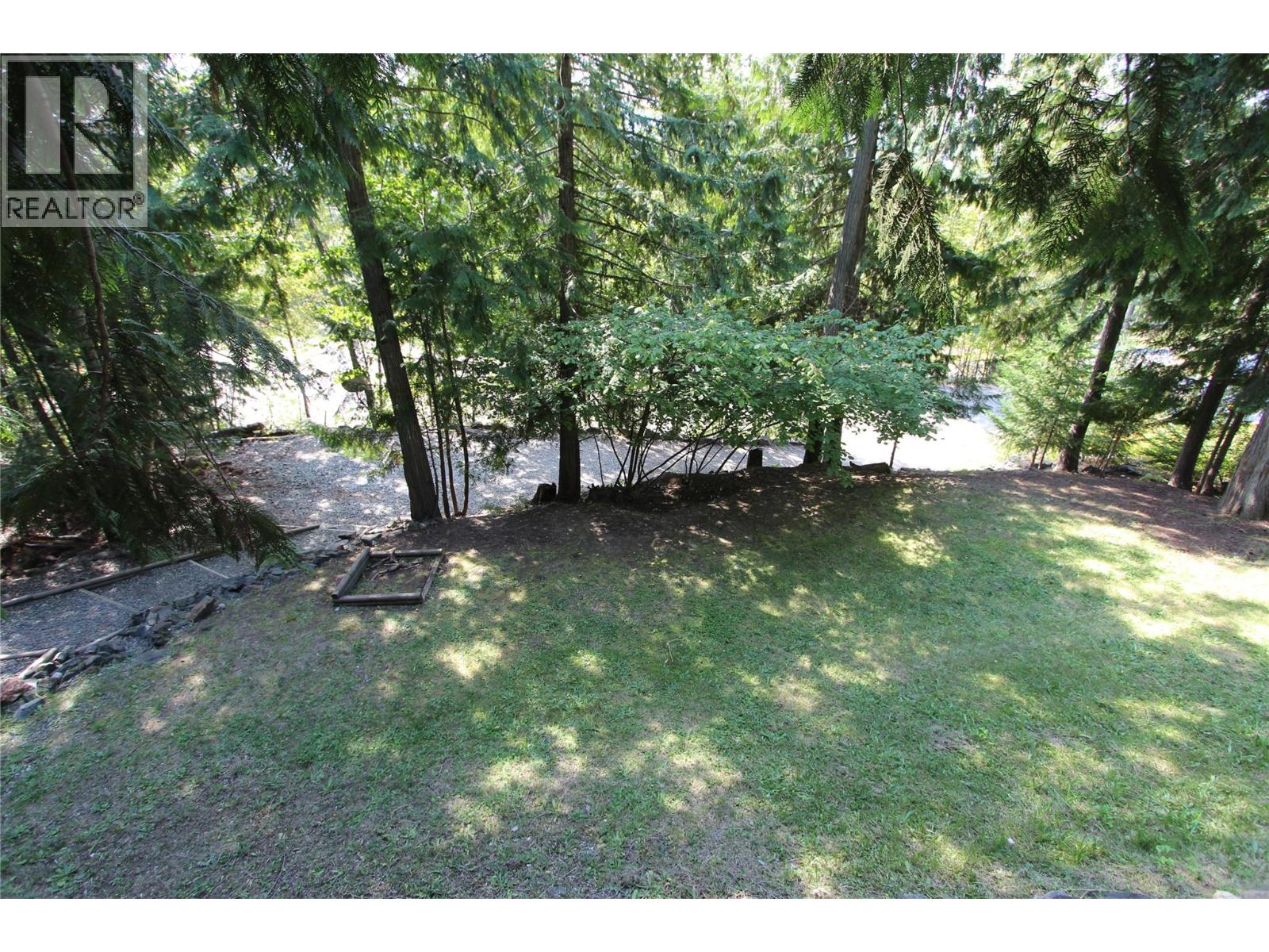 Photo 10 of 7521 Castle Heights, Anglemont BC