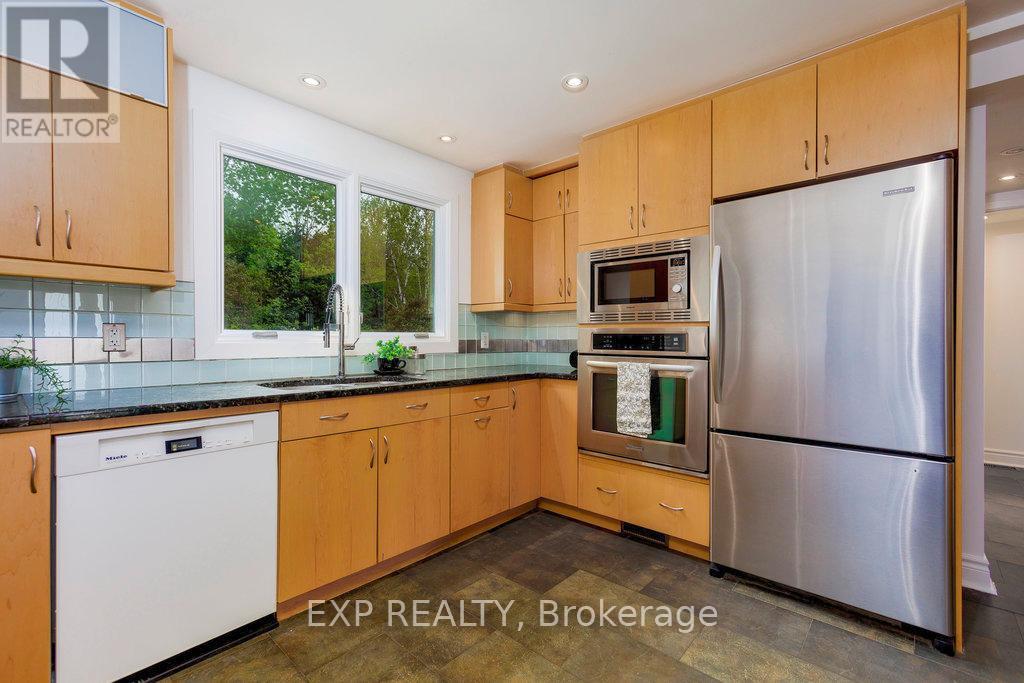 Photo 2 of 19 Ancroft Court, Ottawa ON
