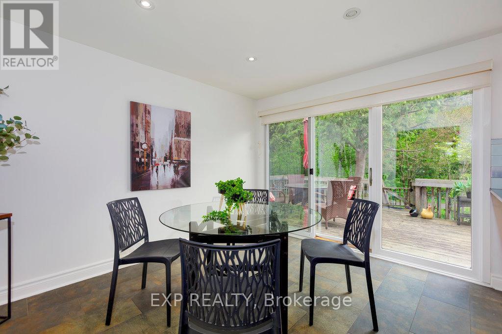 Photo 4 of 19 Ancroft Court, Ottawa ON