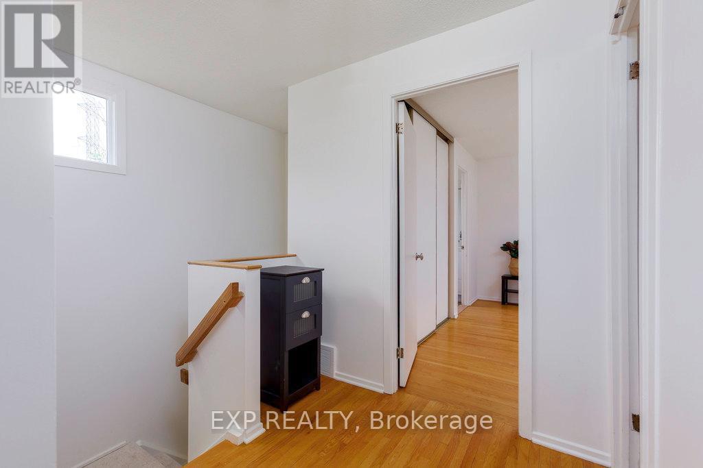 Photo 3 of 19 Ancroft Court, Ottawa ON