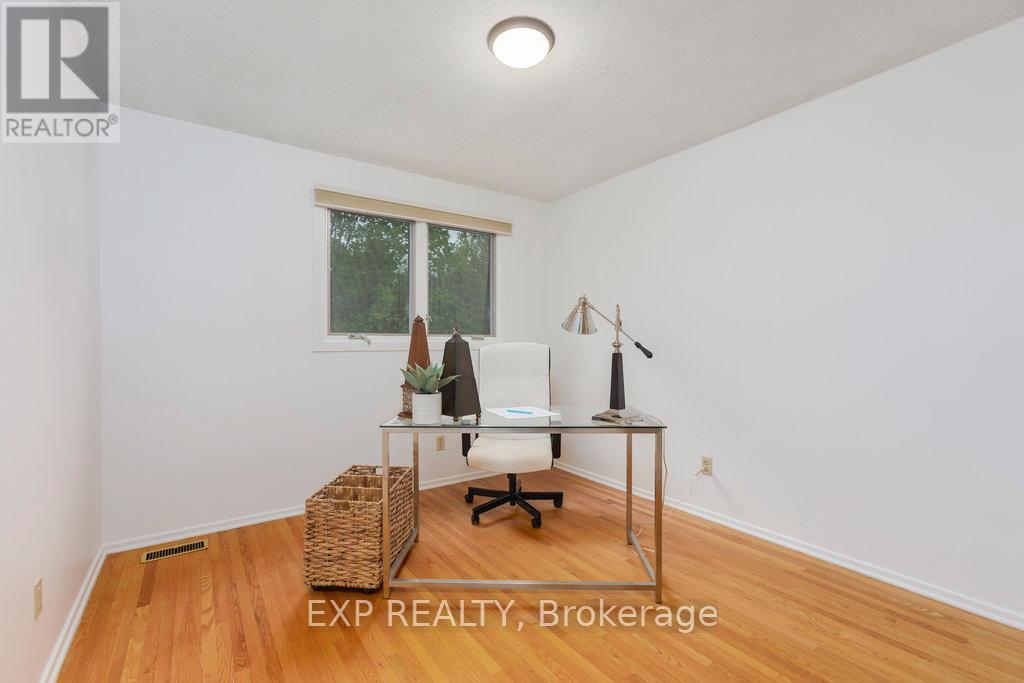 Photo 16 of 19 Ancroft Court, Ottawa ON