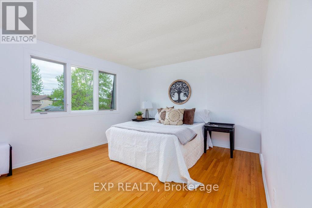 Photo 7 of 19 Ancroft Court, Ottawa ON