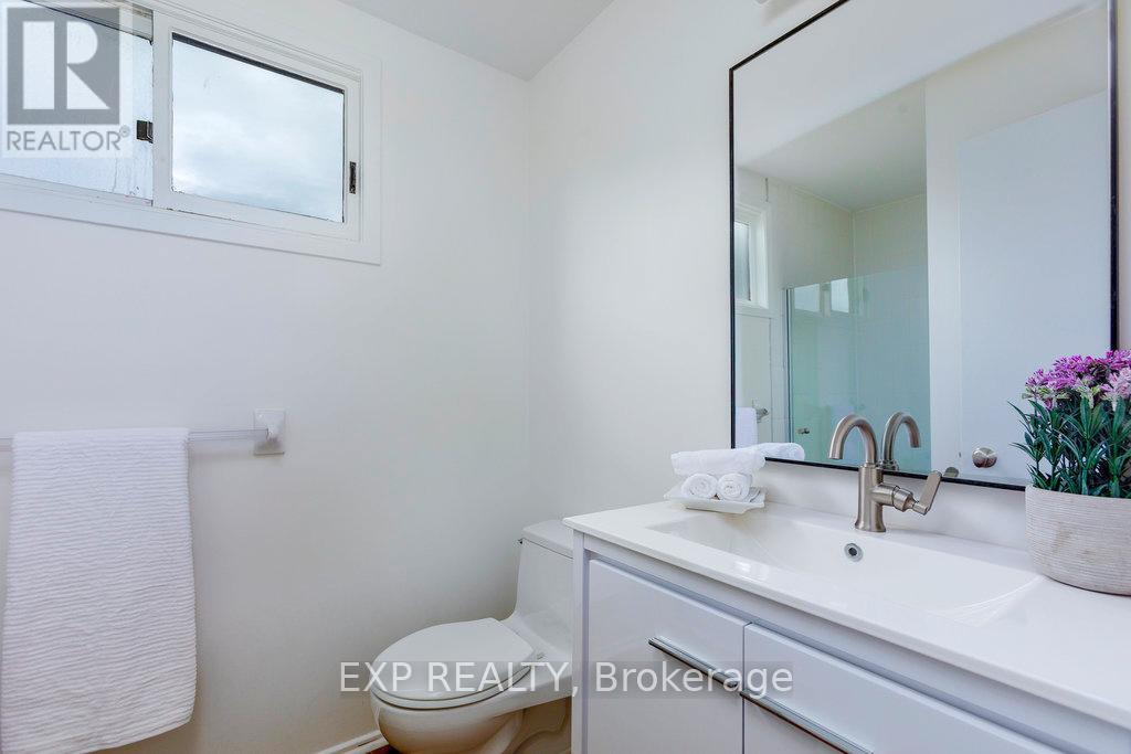 Photo 8 of 19 Ancroft Court, Ottawa ON