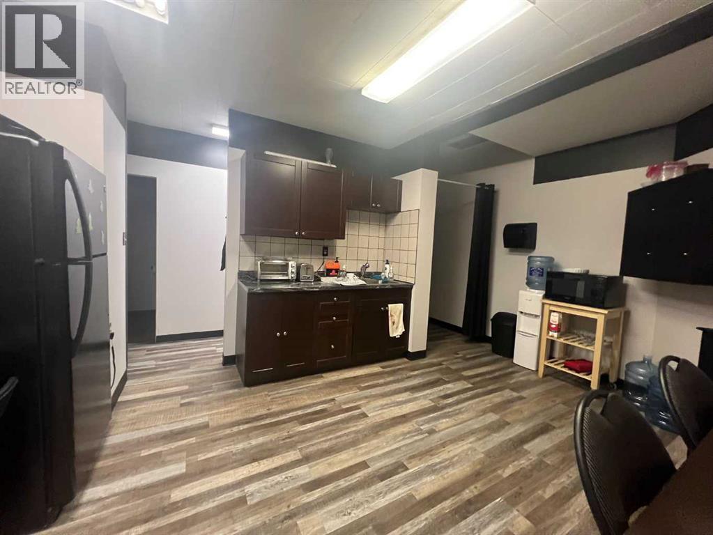 Photo 11 of 419 50 Street, Edson AB