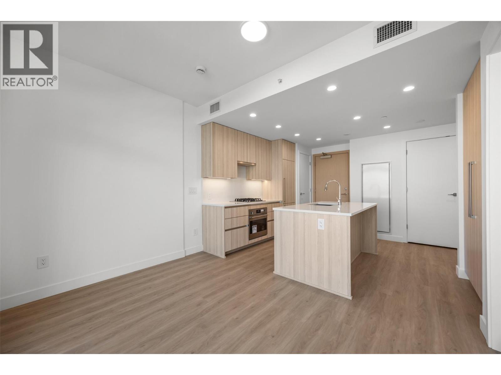 801 1626 Water Street, Kelowna