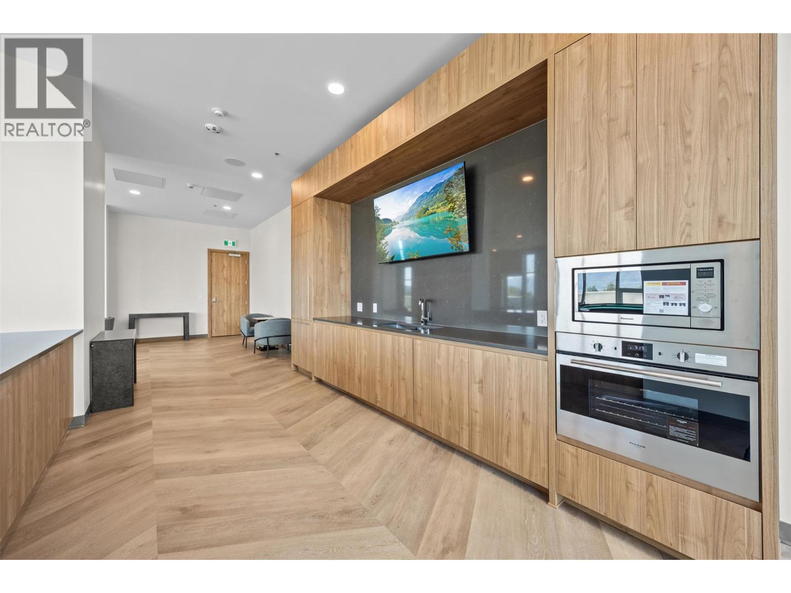 801 1626 Water Street, Kelowna
