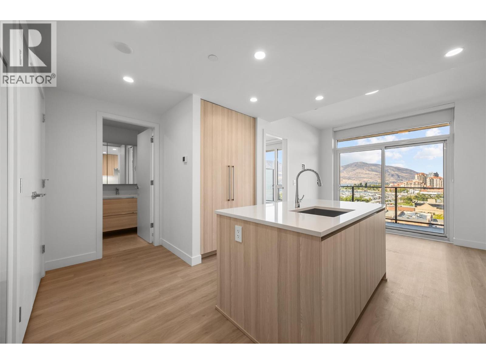 801 1626 Water Street, Kelowna