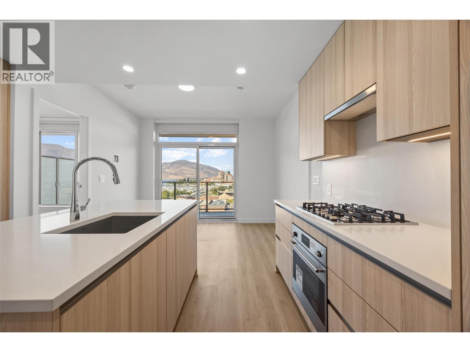 801 1626 Water Street, Kelowna
