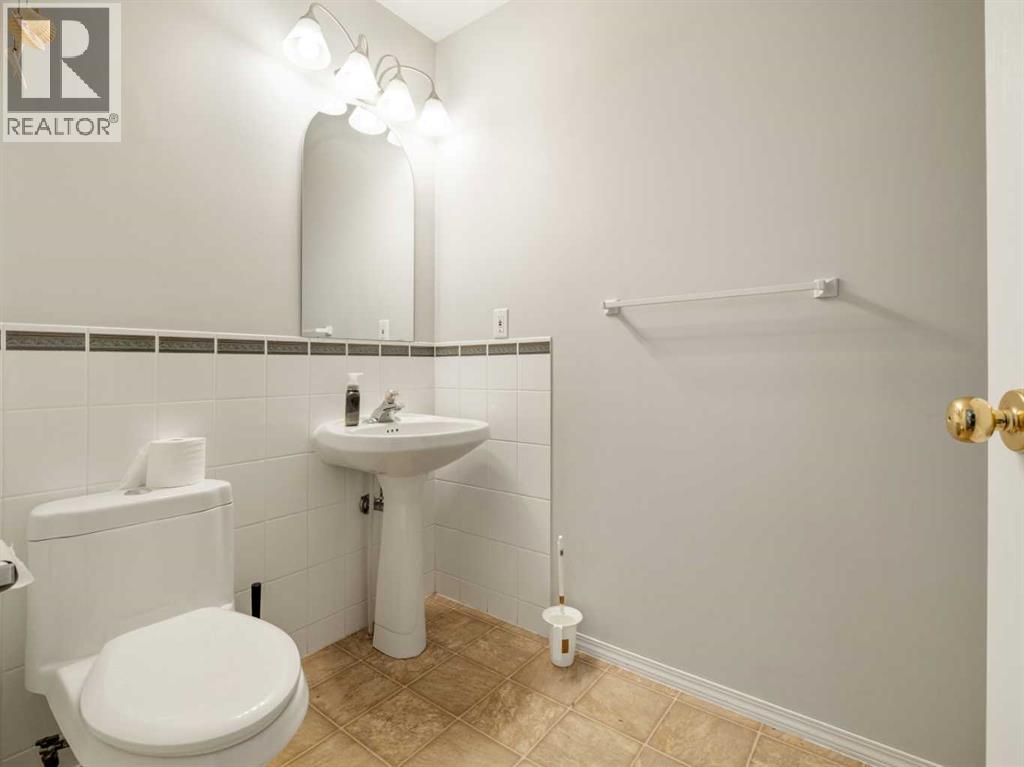 Photo 10 of 77 Columbia Boulevard W, Lethbridge AB