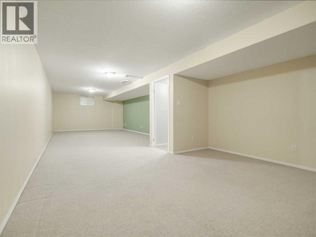 Photo 5 of 77 Columbia Boulevard W, Lethbridge AB