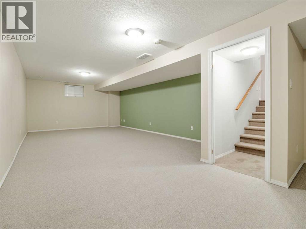 Photo 40 of 77 Columbia Boulevard W, Lethbridge AB