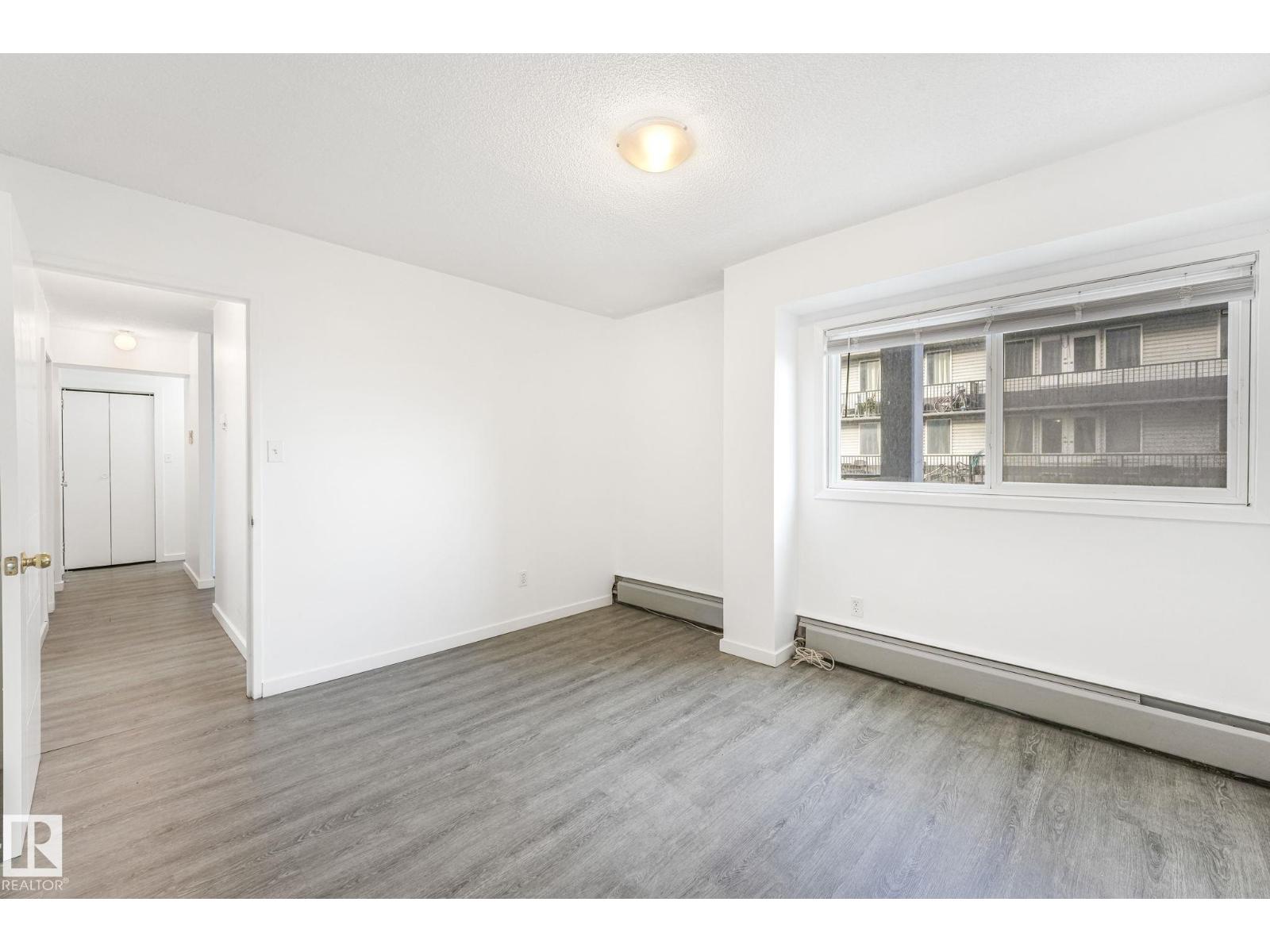 Photo 10 of 306 8310 Jasper Av Nw, Edmonton AB
